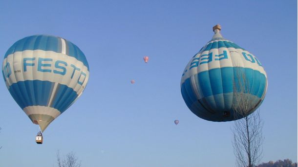 Palloni speciali, piloti da tutto il mondo e… matrimoni volanti